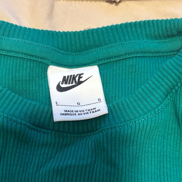 Nike Teal Crop Top with Floral Accent - Picture 5 of 6